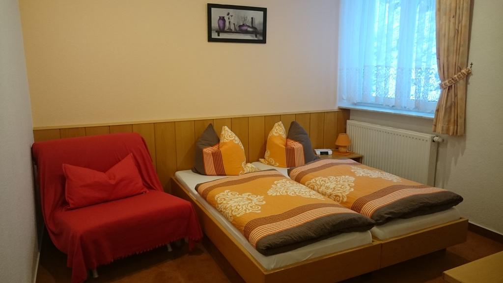 Pension Und Berggasthaus Kapellenstein Geyer Chambre photo
